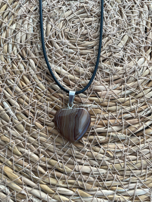 Collier coeur marron