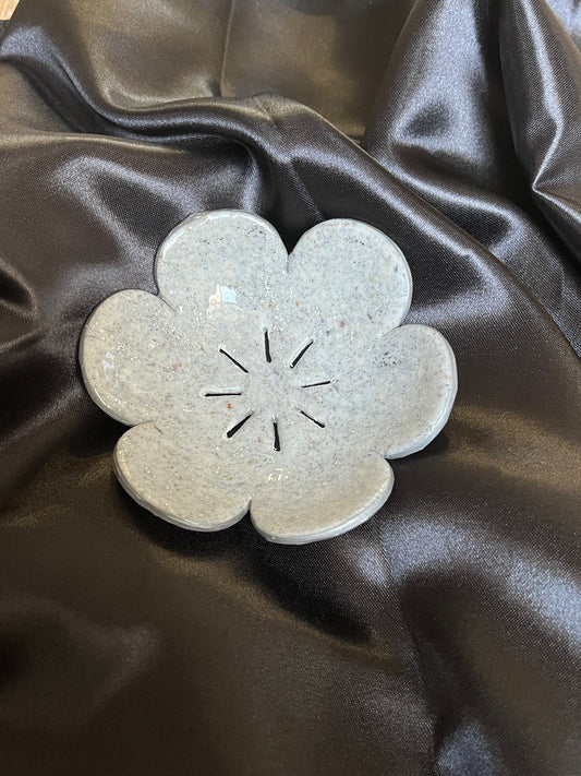 Coupelle fleur grise