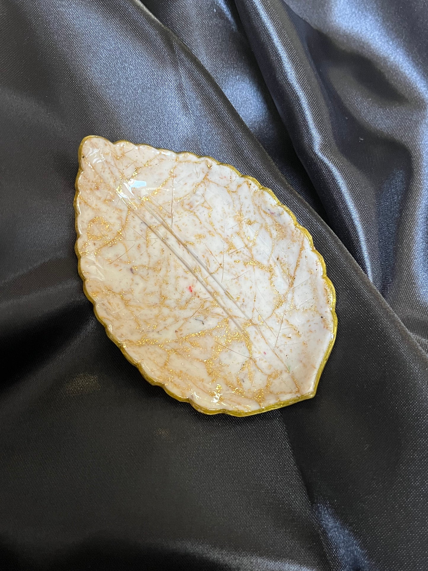 Coupelle feuille blanche et dorée